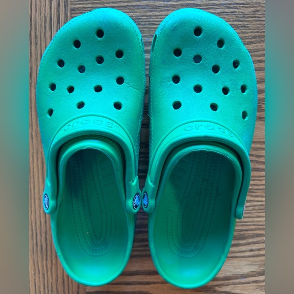 CROCS Shoes - CROCS Women’s Vibrant Green Clogs Size 11
